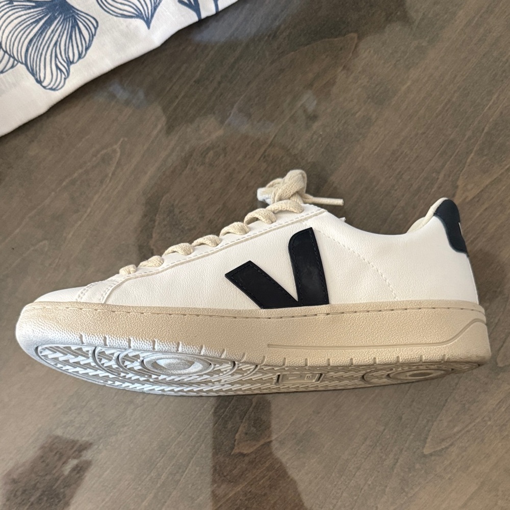 Veja White Sneakers with Black V Accent - Picture 5 of 5